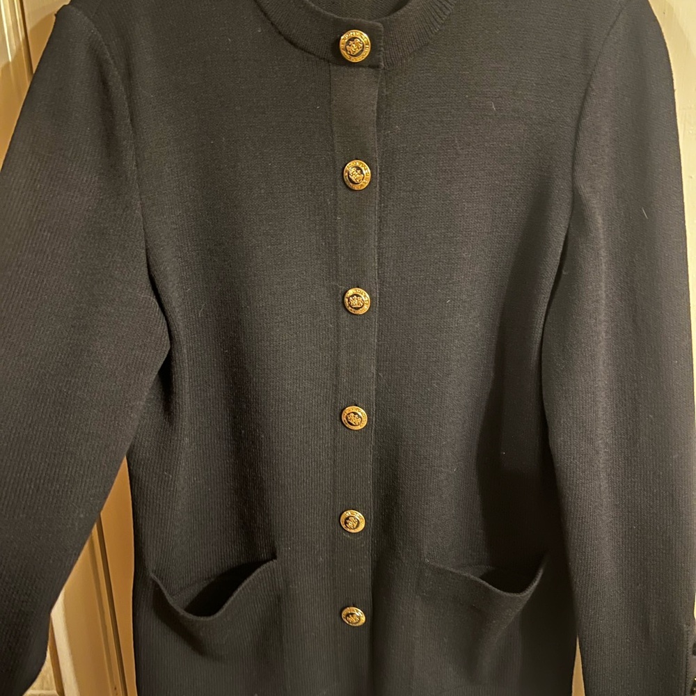 St. John Collection Classic Black Cardigan

PRICE DROP - Picture 2 of 5
